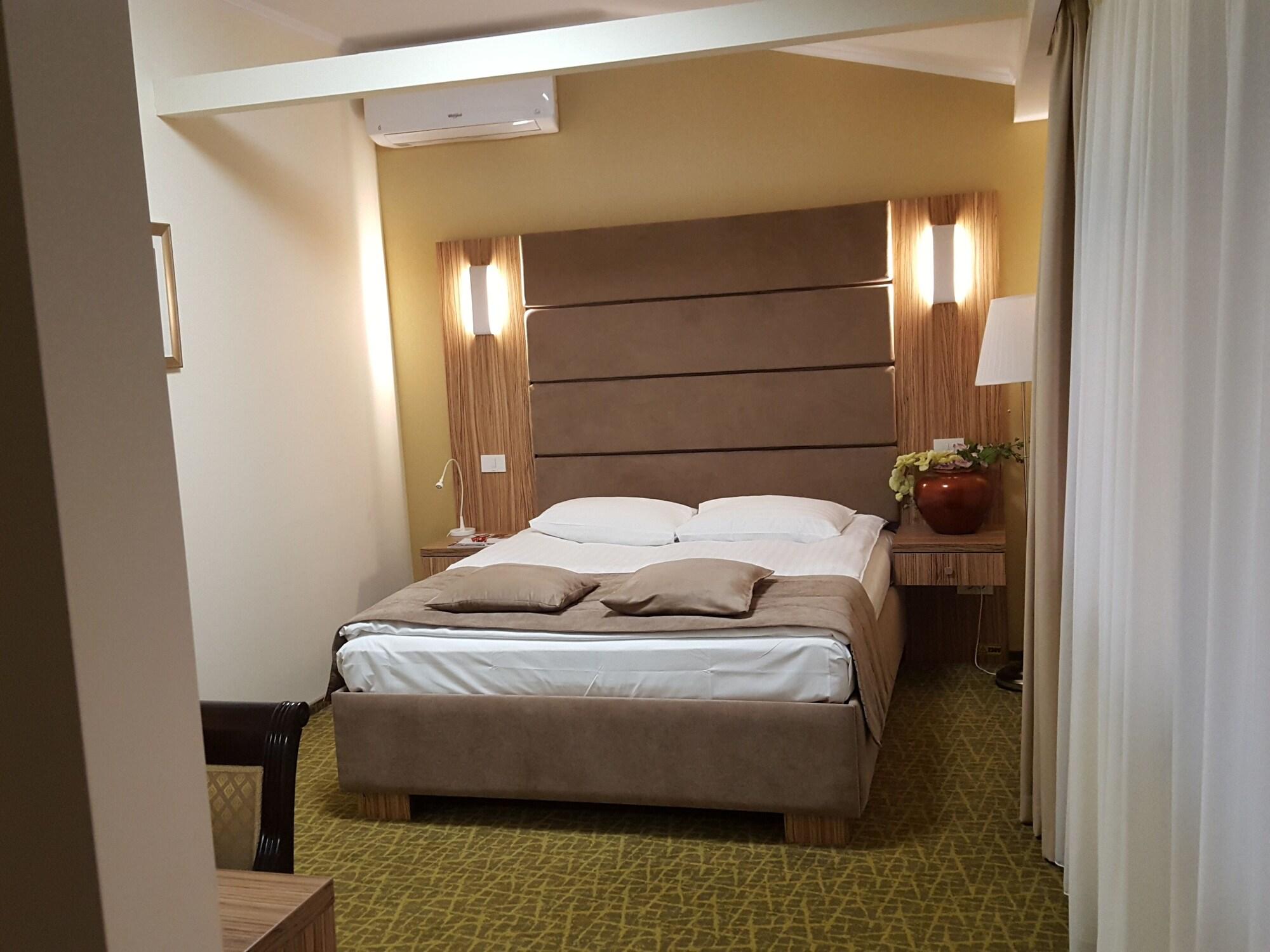 Hotel Tecadra Pipera Esterno foto