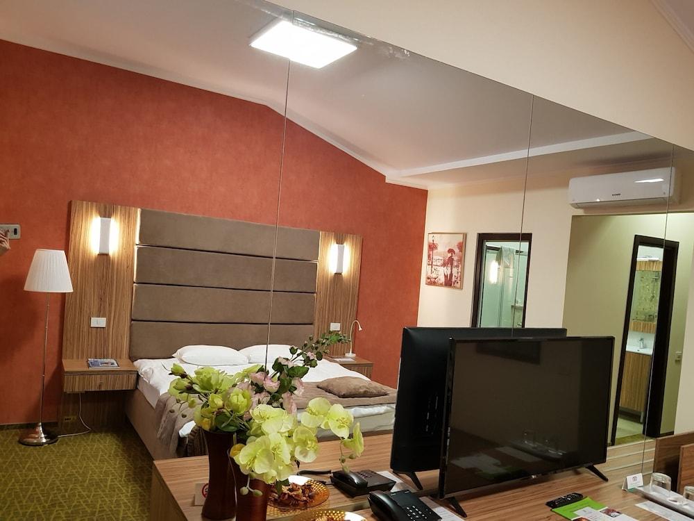 Hotel Tecadra Pipera Esterno foto
